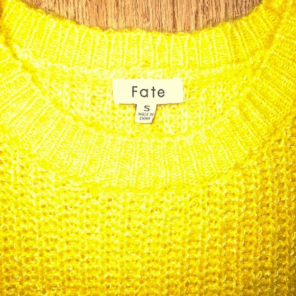Yellow Sweater - Picture 3 of 4